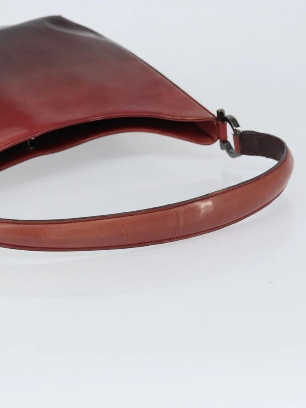 Salvatore Ferragamo Gancini Shoulder Bag Patent leather Red Silver Auth 160692 - Picture 7 of 14